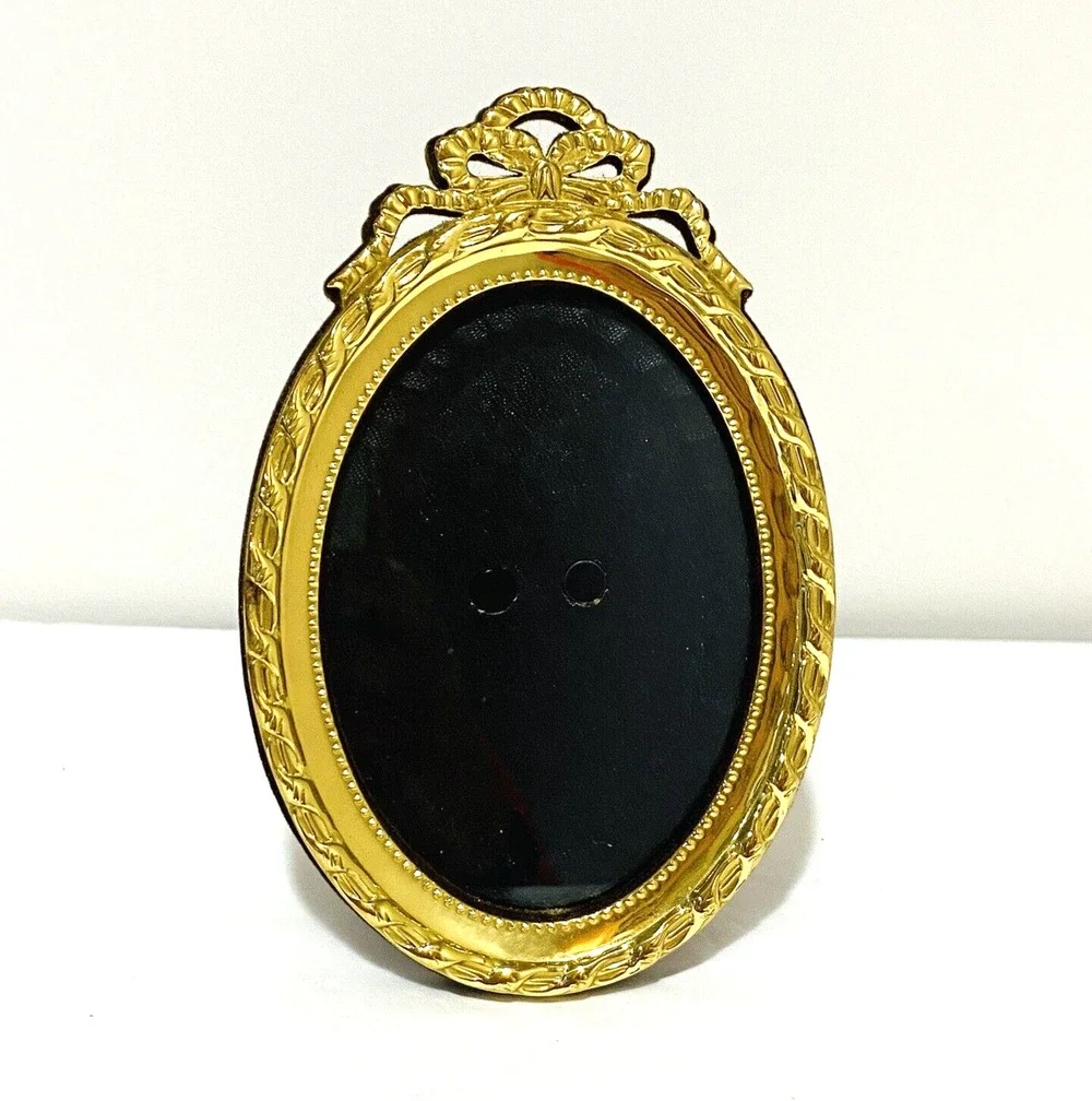 Vintage Goldtone Oval Photo Frame Ornate Metal Look Delicate Tabletop 3.5